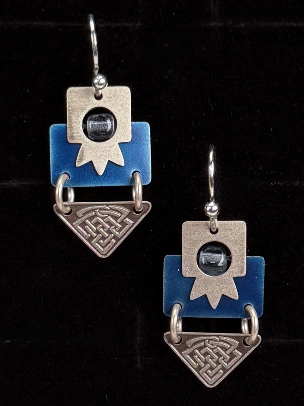 Vintage Silvertone and Blue Geometric lightweight pierced Earrings